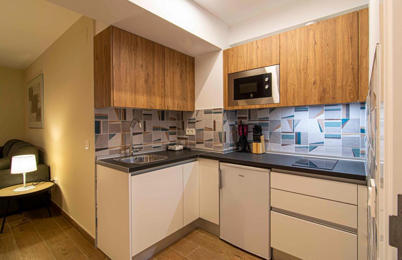 Apartamentos 1 Abril Малага Экстерьер фото