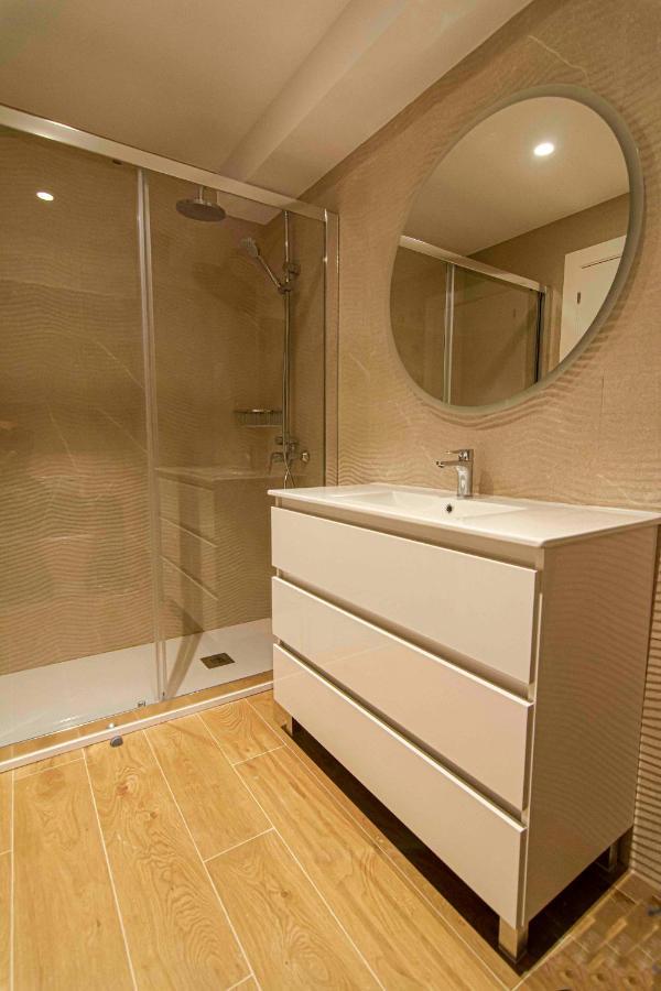 Apartamentos 1 Abril Малага Экстерьер фото